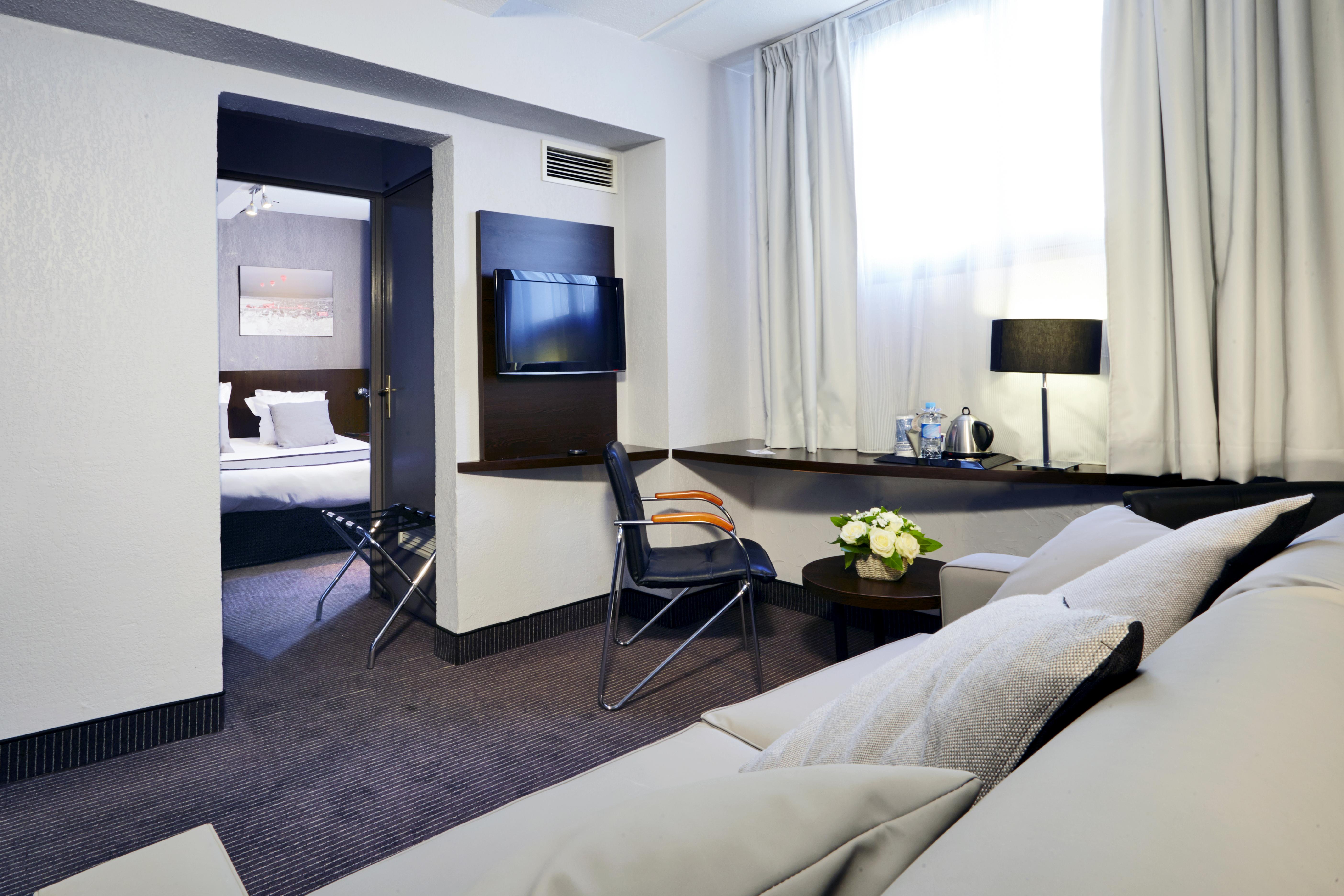 Kyriad Marseille Centre Paradis-Prefecture Екстер'єр фото