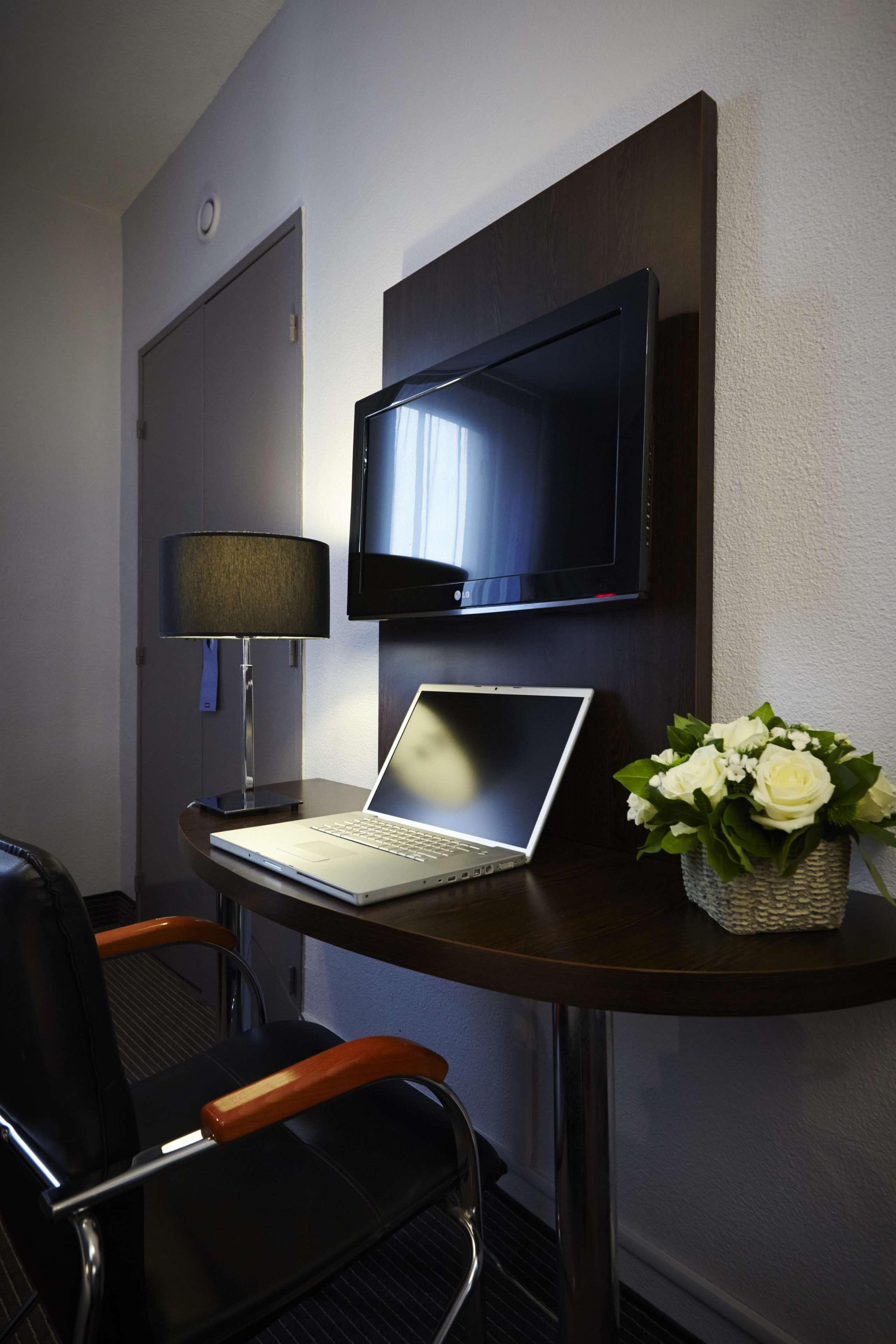 Kyriad Marseille Centre Paradis-Prefecture Екстер'єр фото
