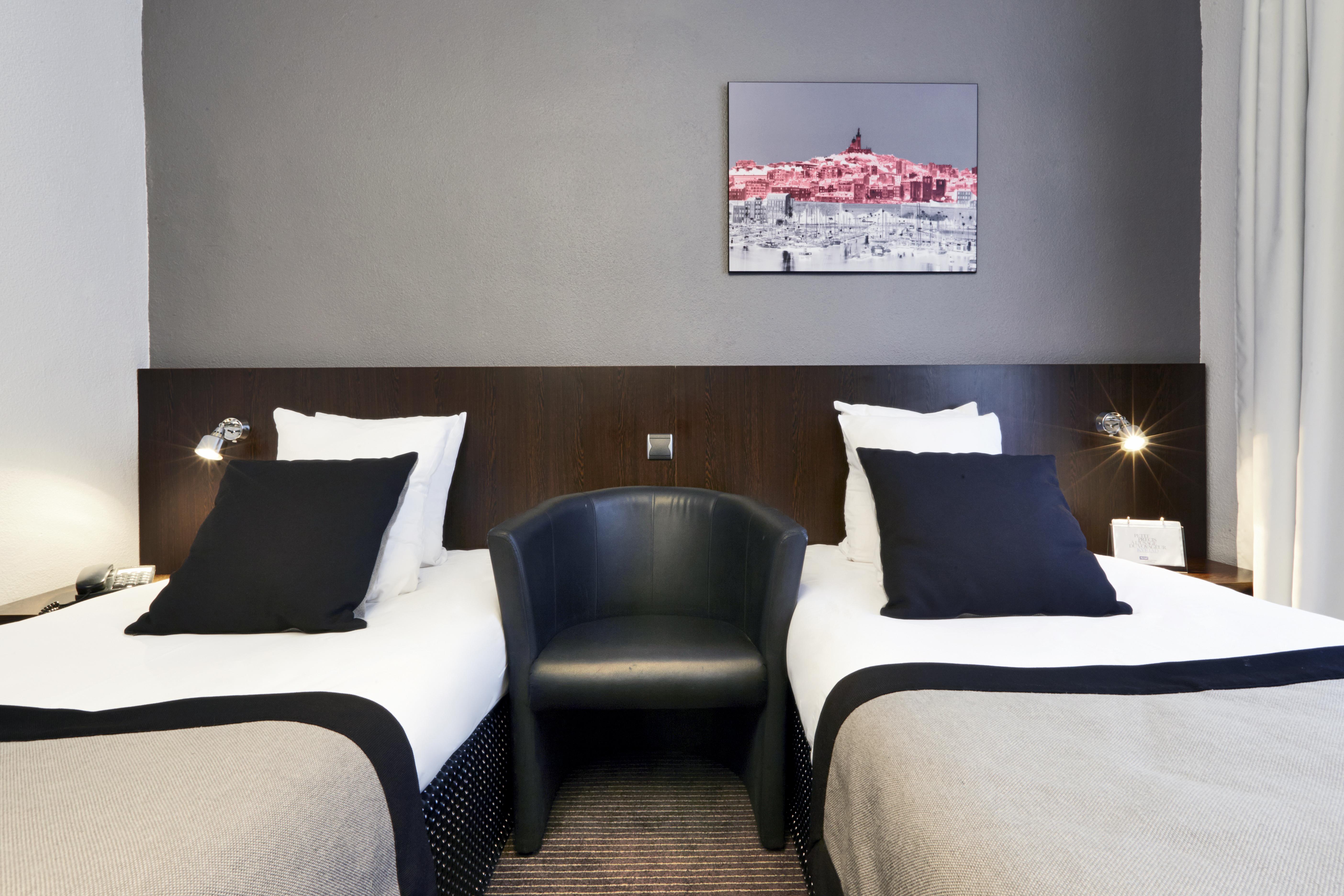 Kyriad Marseille Centre Paradis-Prefecture Екстер'єр фото