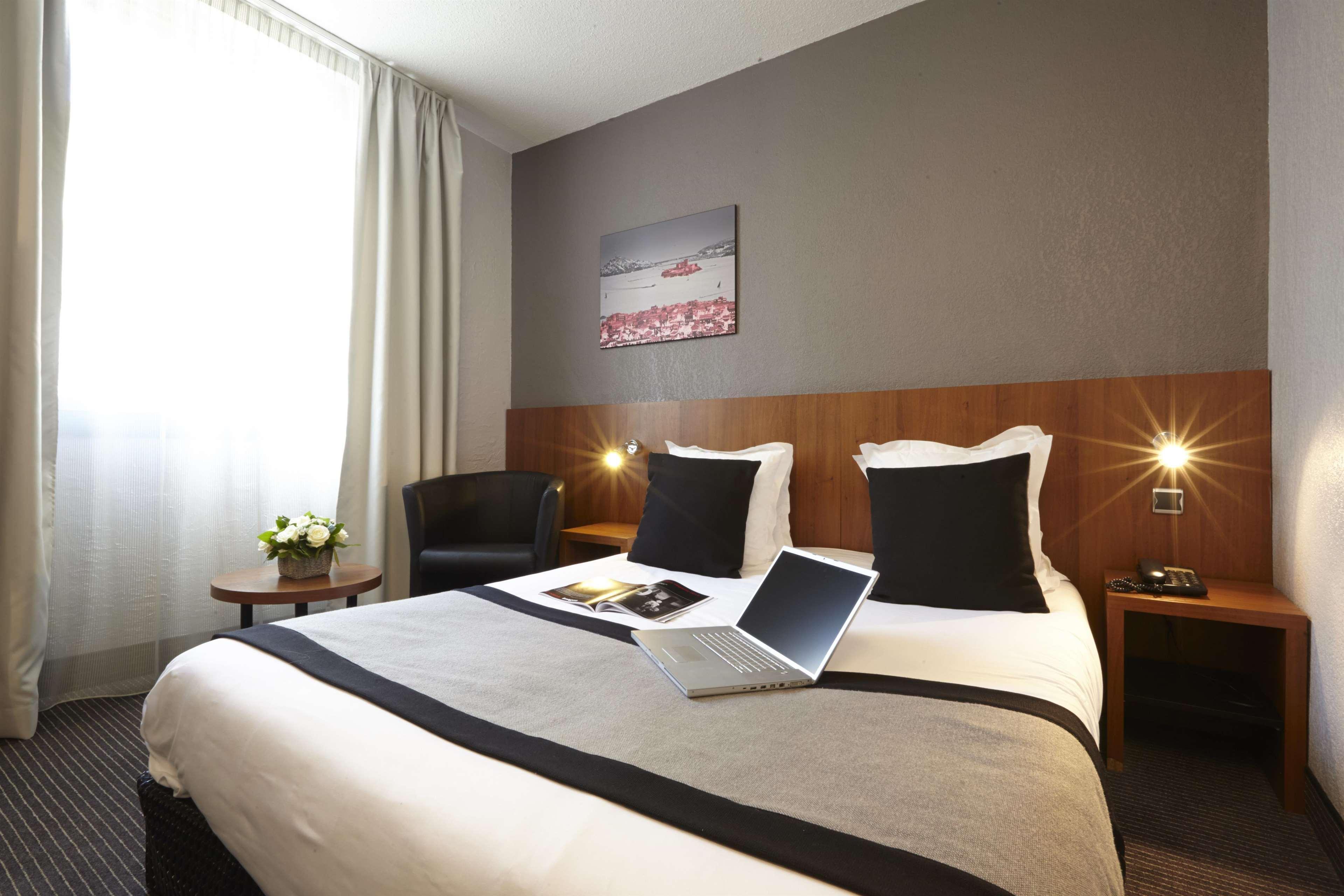 Kyriad Marseille Centre Paradis-Prefecture Екстер'єр фото
