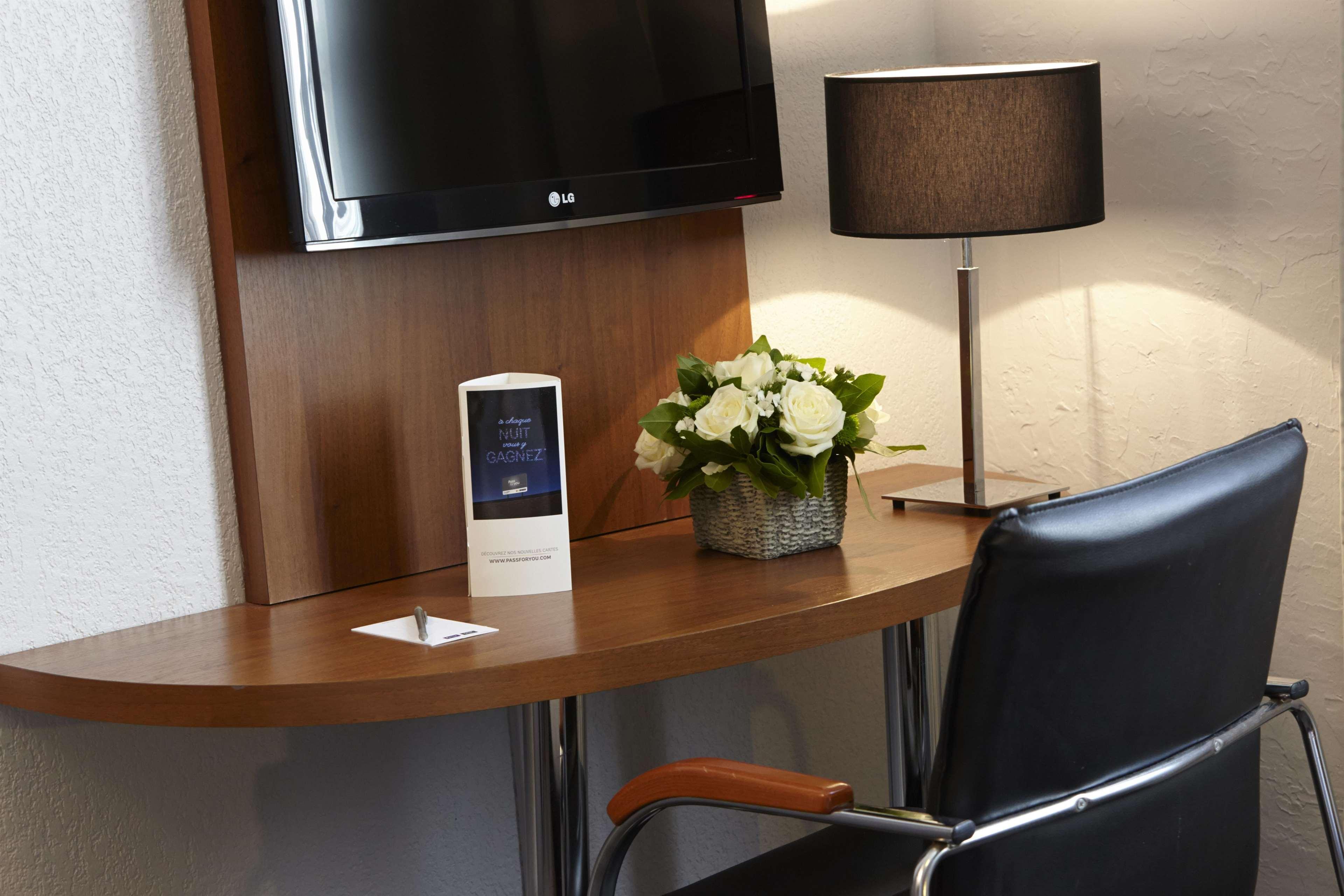 Kyriad Marseille Centre Paradis-Prefecture Екстер'єр фото