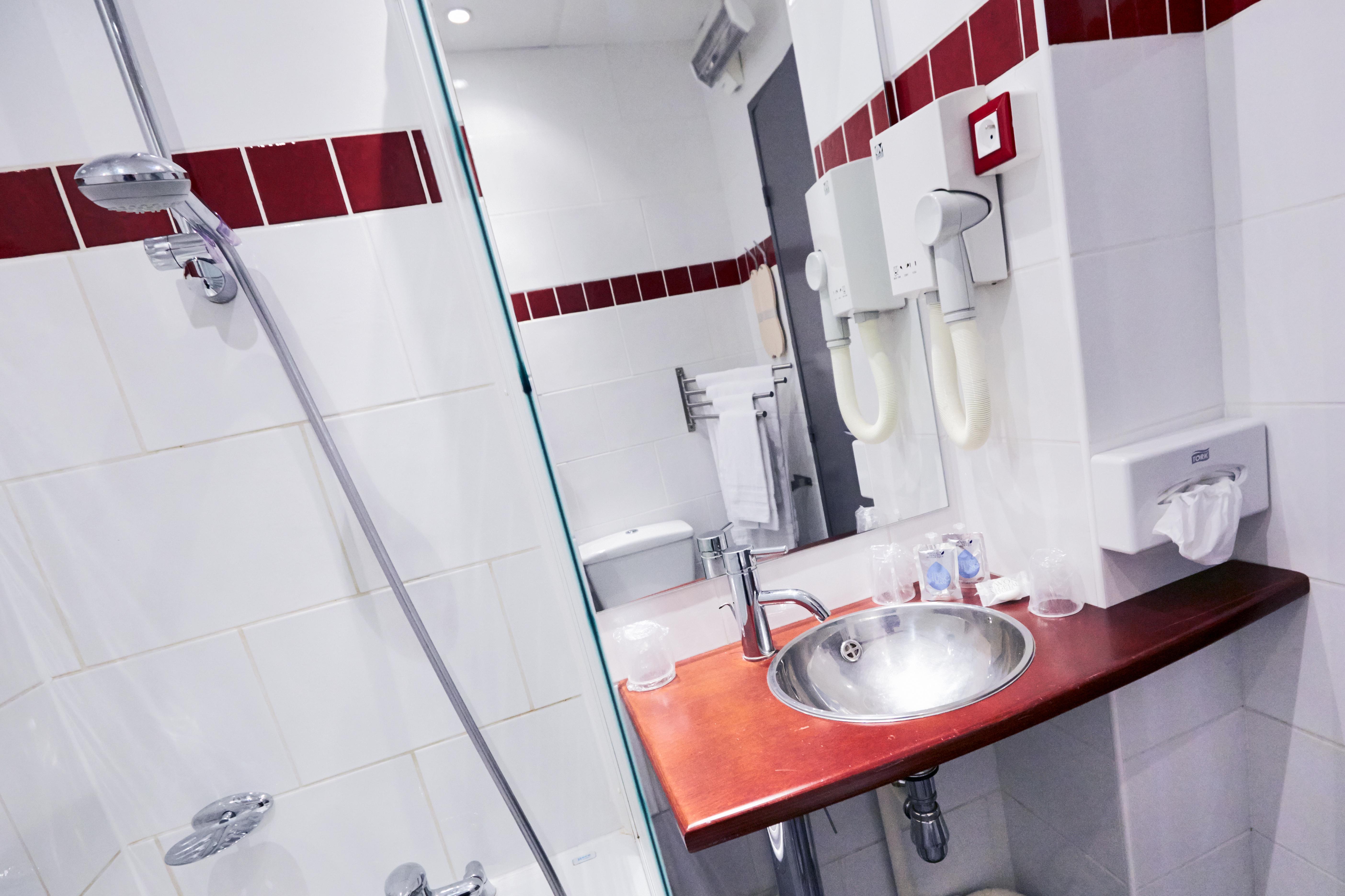 Kyriad Marseille Centre Paradis-Prefecture Екстер'єр фото