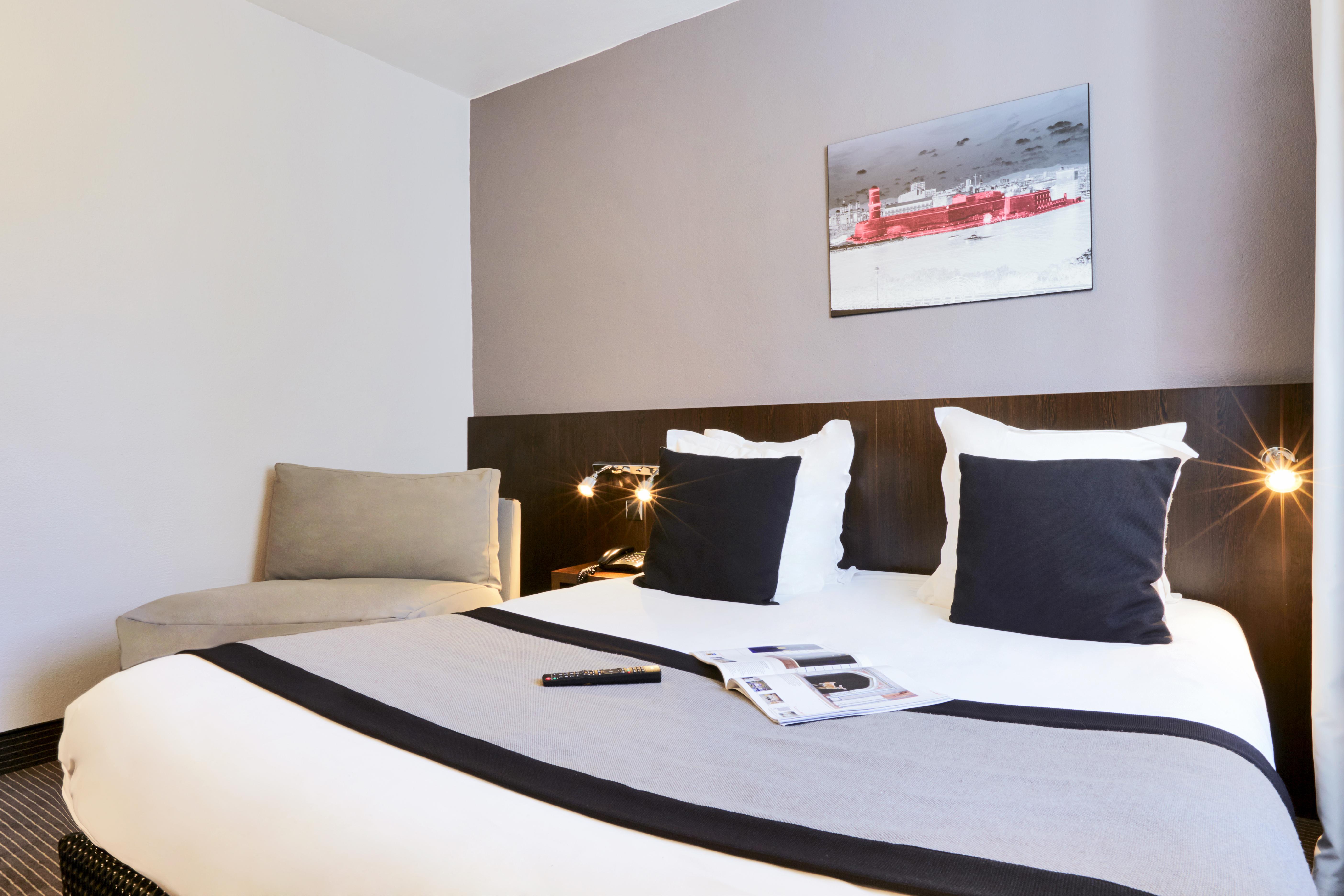 Kyriad Marseille Centre Paradis-Prefecture Екстер'єр фото