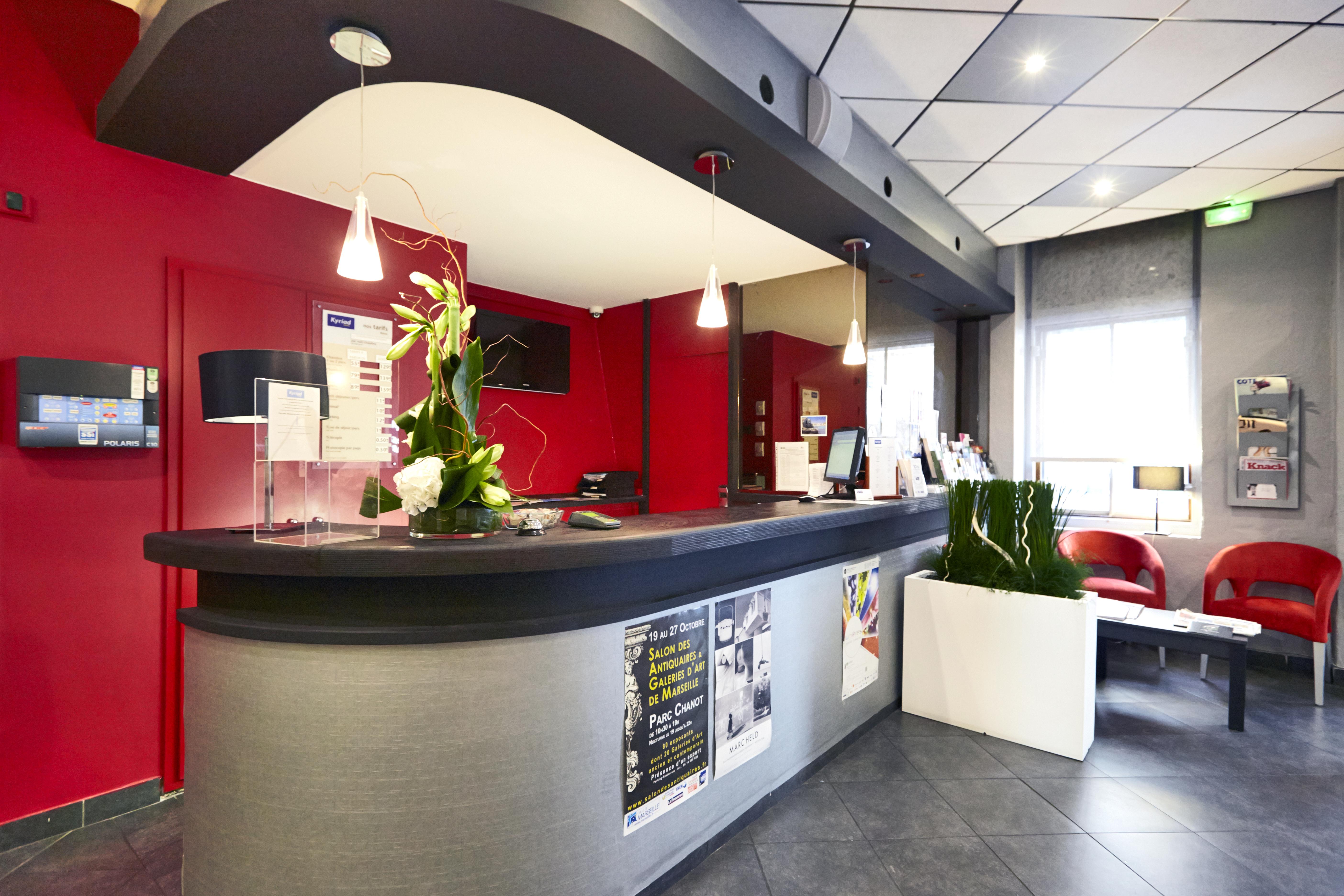 Kyriad Marseille Centre Paradis-Prefecture Екстер'єр фото